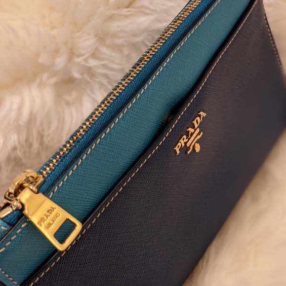 Prada wristlet Authentic - Picture 8 of 9